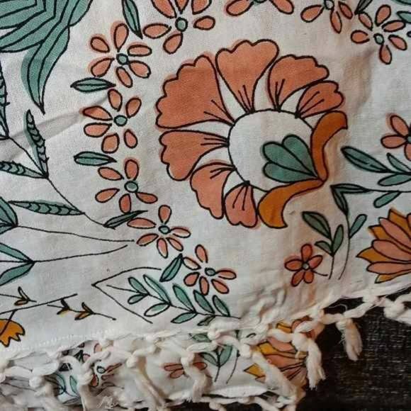 Urban Outfitters Floral Tapestry - Picture 3 of 4